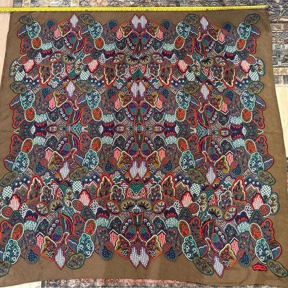 BOTEGA VENETA ENORMOUS 51” x 51”gorgeous silk Wrap/Cape/Sarong textured … - Picture 2 of 13